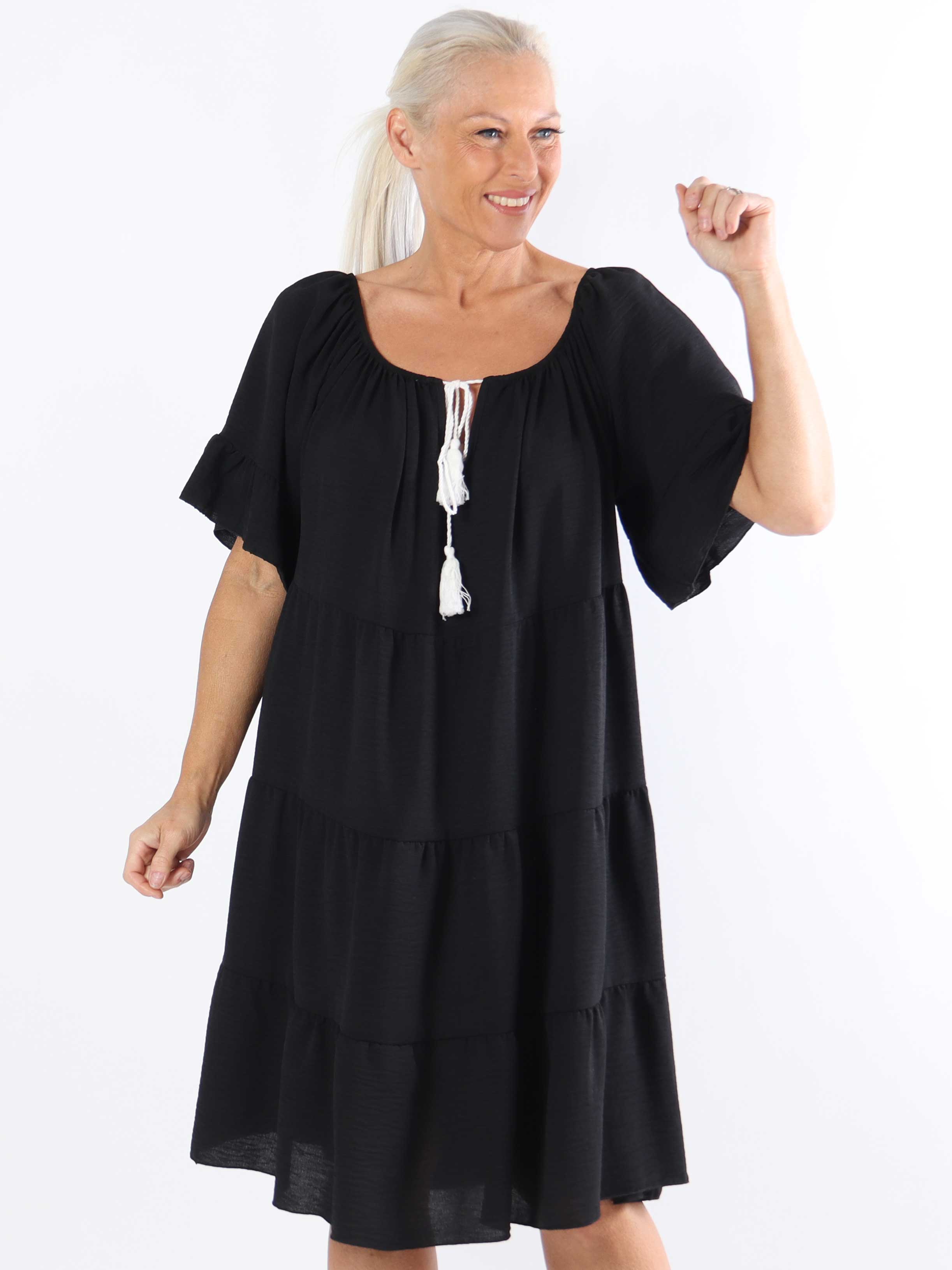 Murcia - Lag på lag plus size kjole i viskose med elastik i udskæringen